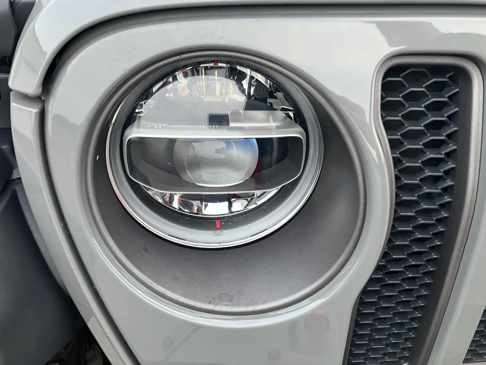 2018 Jeep JL Wrangler - Image 23 of 31