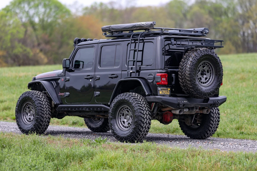2018 Jeep JL Wrangler - Image 17 of 31