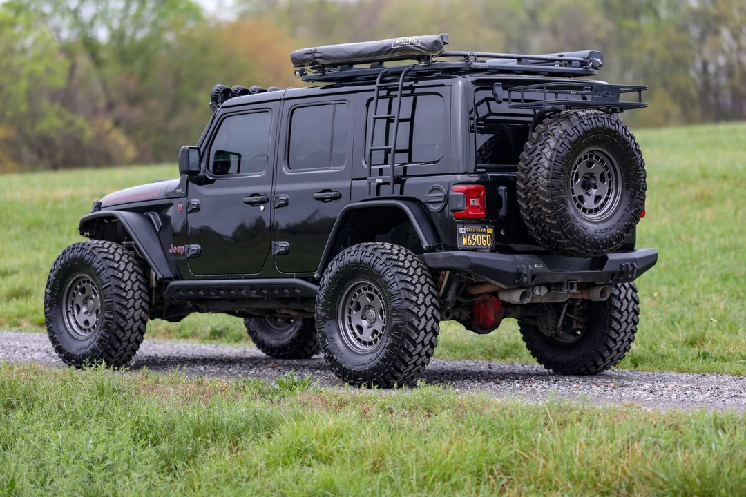 2018 Jeep JL Wrangler - Image 18 of 31