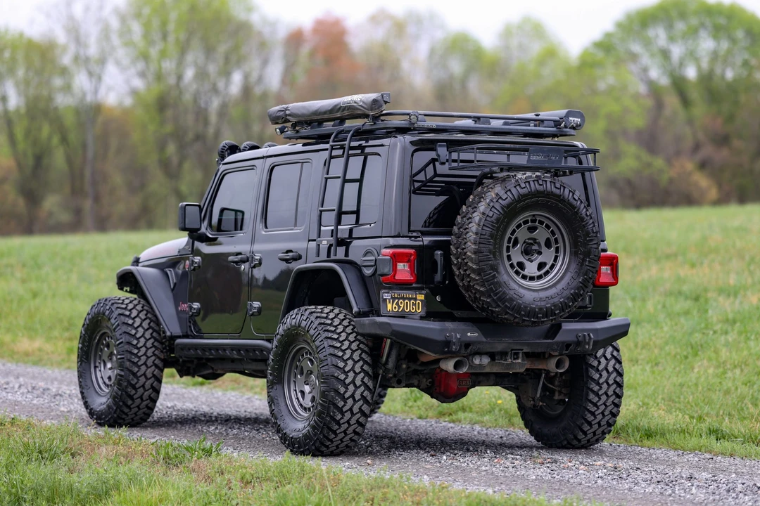 2018 Jeep JL Wrangler - Image 19 of 31