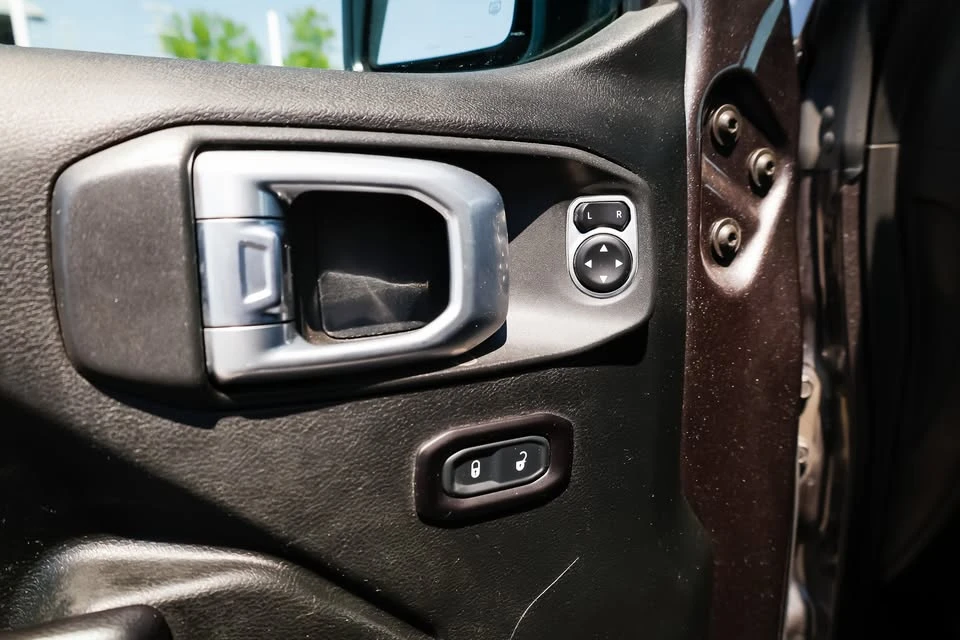2018 Jeep JK Wrangler - Image 15 of 20