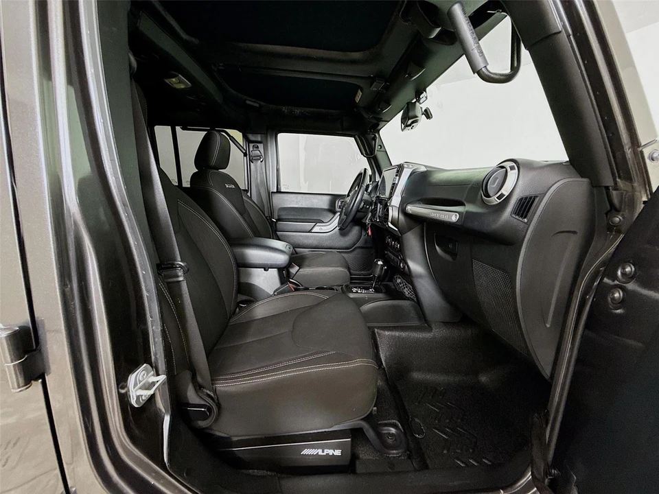 2018 Jeep Wrangler - Image 17 of 31