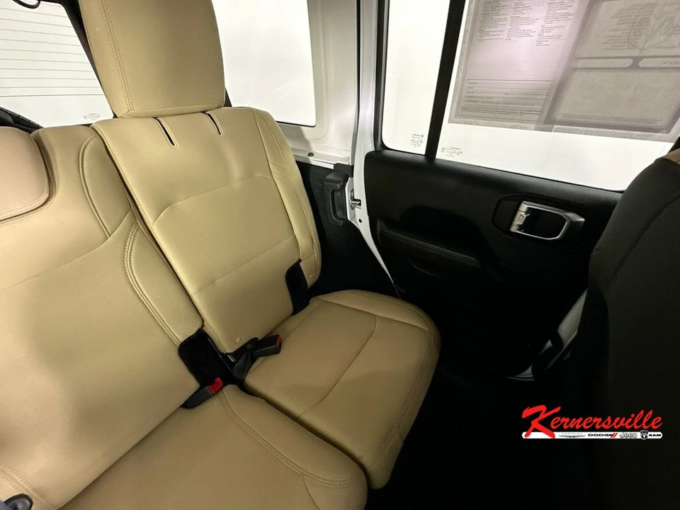 2018 Jeep Wrangler - Image 14 of 24