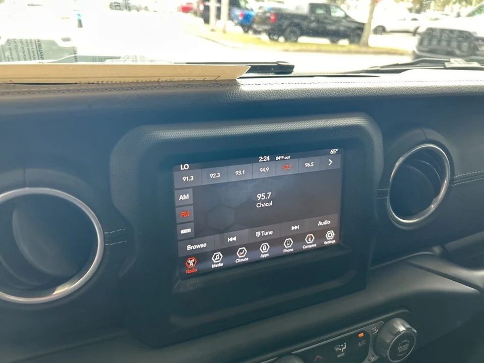 2018 Jeep JL Wrangler - Image 7 of 12
