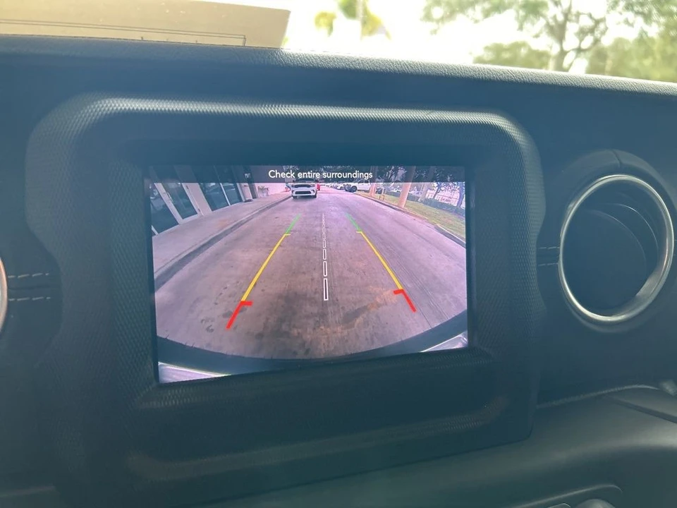 2018 Jeep JL Wrangler - Image 10 of 12
