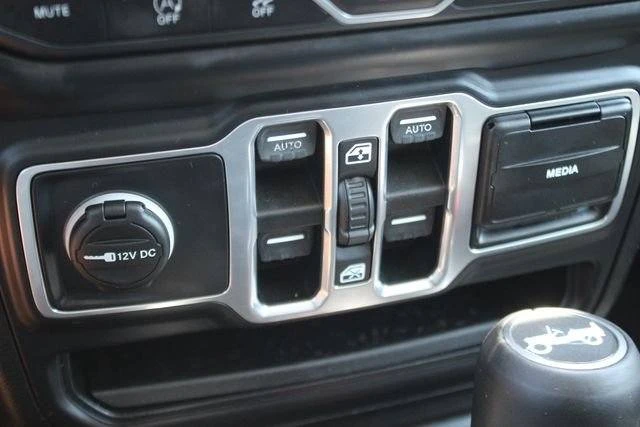 2018 Jeep JK Wrangler - Image 10 of 20