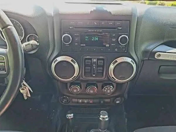 2018 Jeep JK Wrangler - Image 14 of 17