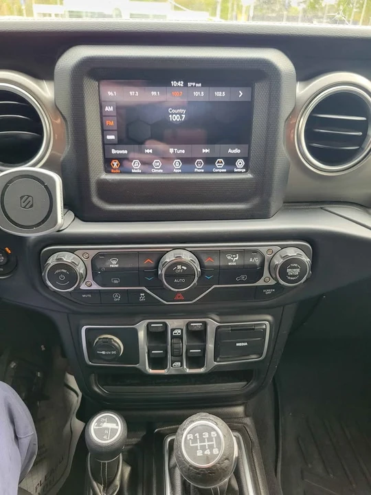 2018 Jeep Wrangler - Image 16 of 18