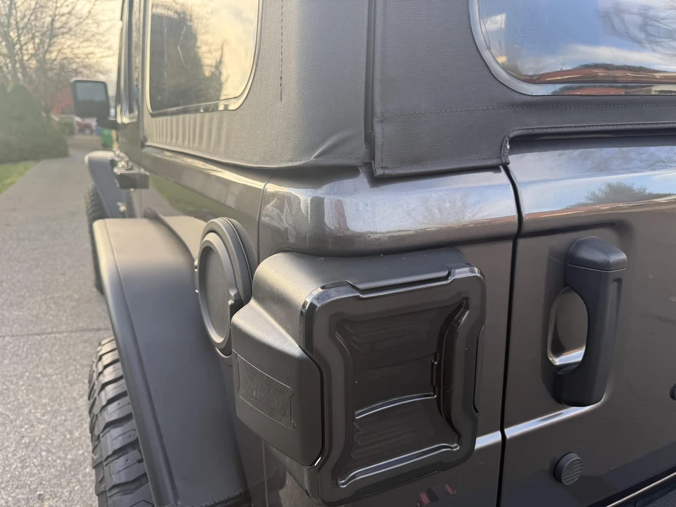 2018 Jeep JL Wrangler - Image 29 of 31