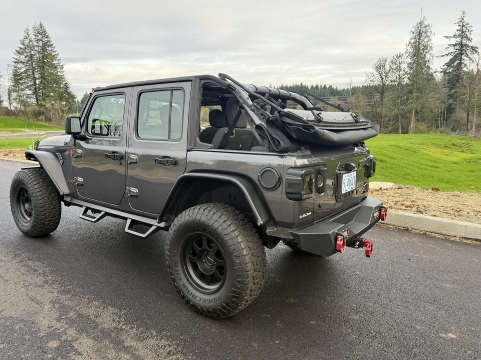 2018 Jeep JL Wrangler - Image 18 of 31