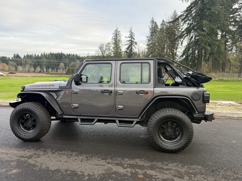 2018 Jeep JL Wrangler - Image 17 of 31