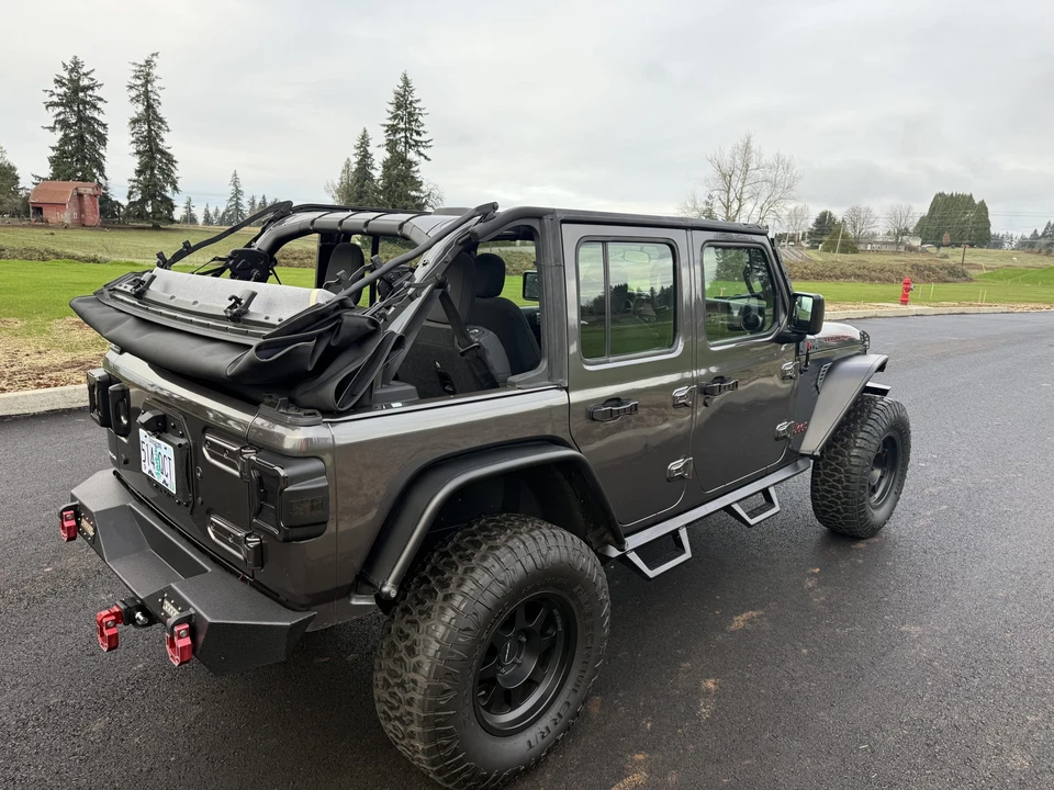 2018 Jeep JL Wrangler - Image 20 of 31