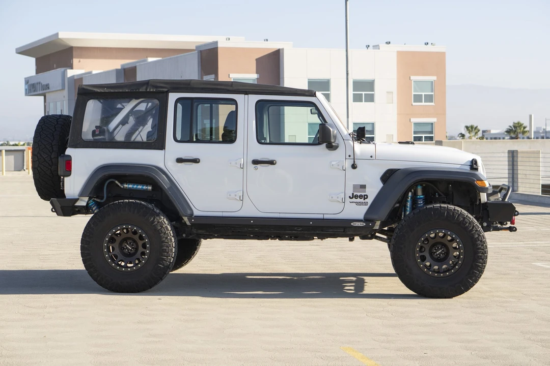2018 Jeep JL Wrangler - Image 5 of 31
