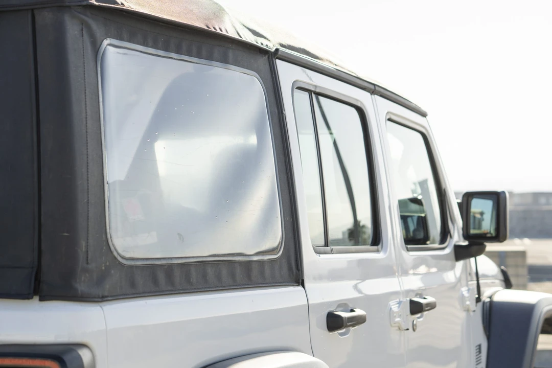 2018 Jeep JL Wrangler - Image 29 of 31