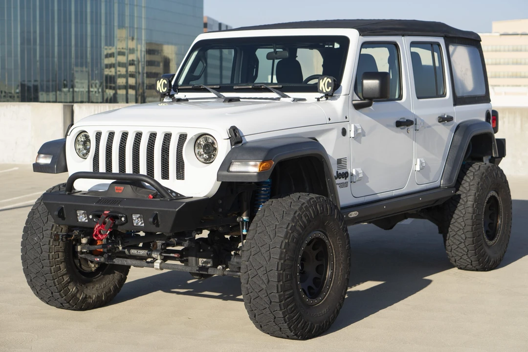 2018 Jeep JL Wrangler - Image 2 of 31