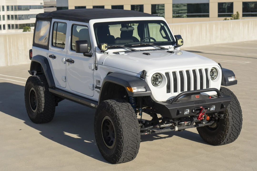 2018 Jeep JL Wrangler - Image 4 of 31