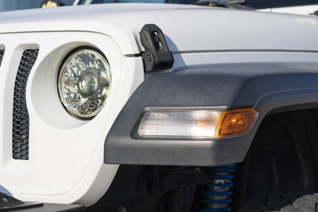 2018 Jeep JL Wrangler - Image 15 of 31