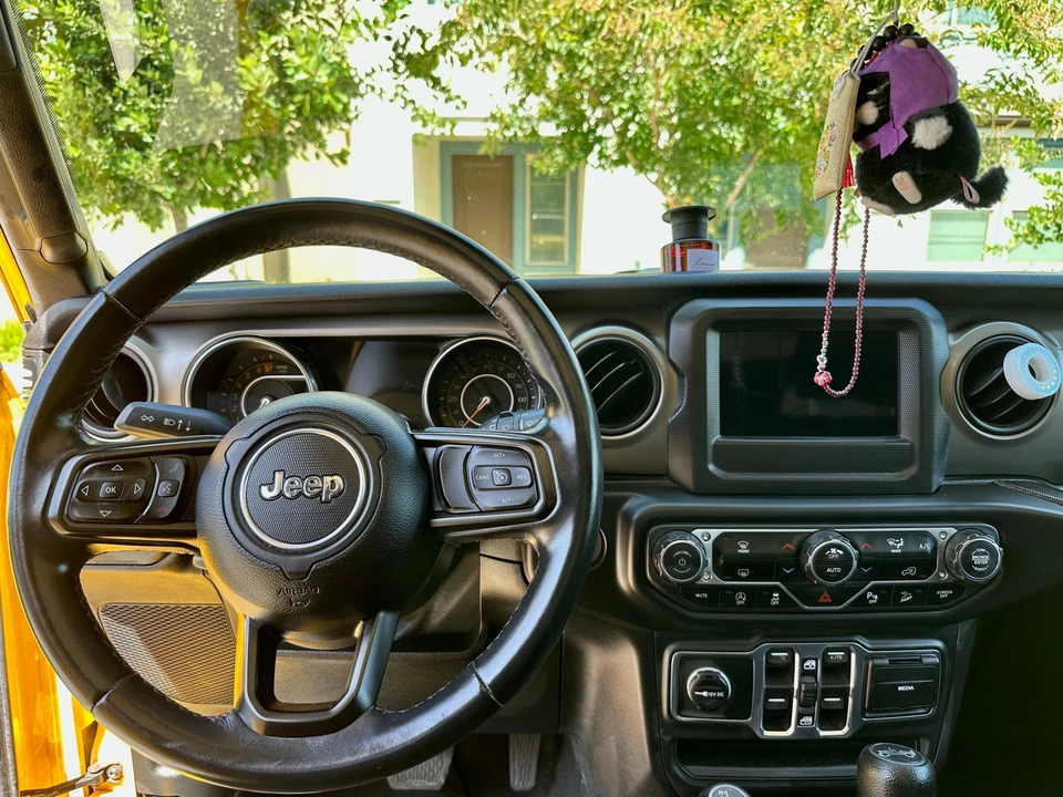 2018 Jeep JL Wrangler - Image 24 of 31