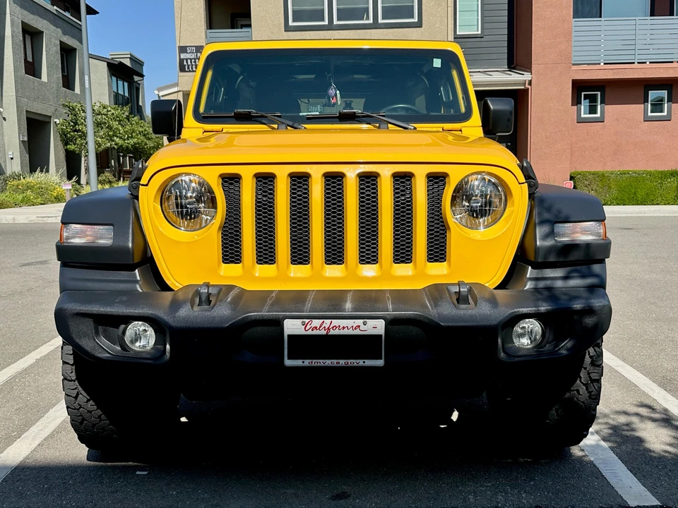 2018 Jeep JL Wrangler - Image 2 of 31