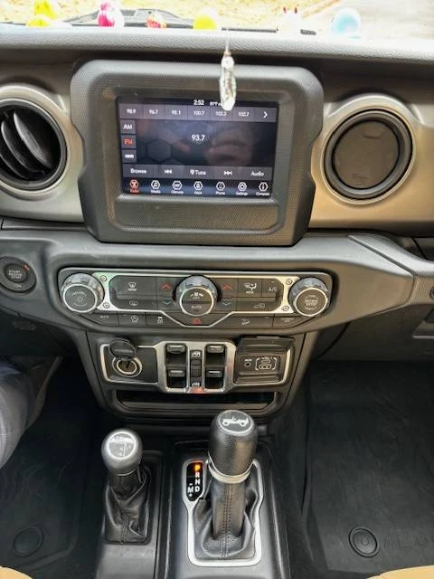2018 Jeep JL Wrangler - Image 19 of 24