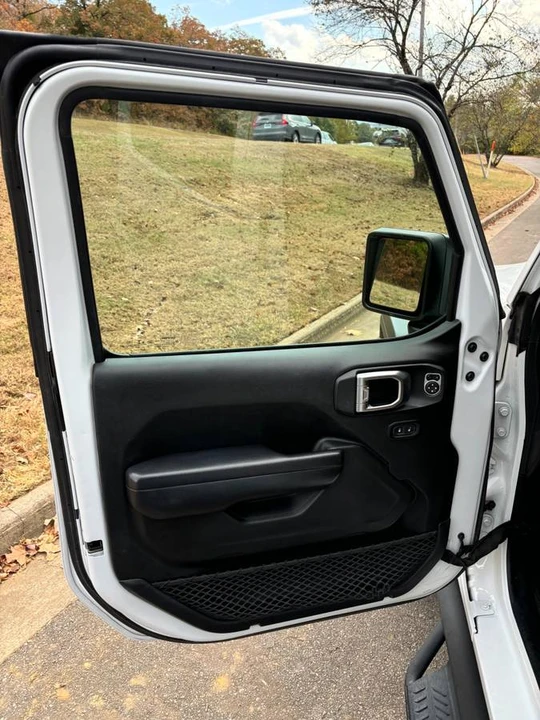 2018 Jeep JL Wrangler - Image 17 of 24