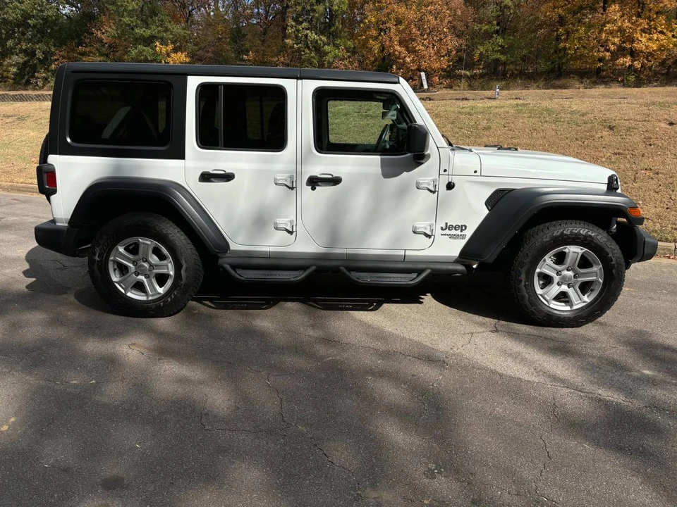 2018 Jeep JL Wrangler - Image 3 of 24