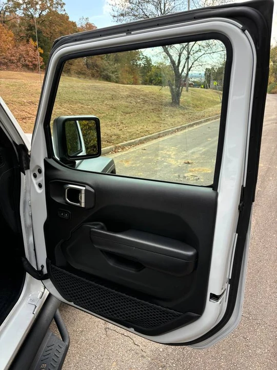 2018 Jeep JL Wrangler - Image 15 of 24