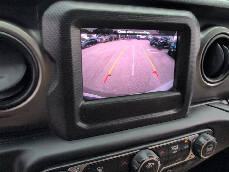 2018 Jeep Wrangler - Image 20 of 21