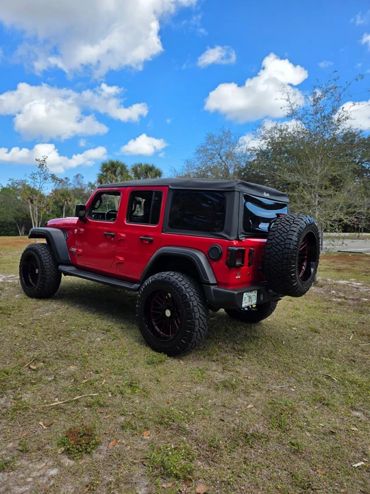 2018 Jeep Wrangler - Image 15 of 31