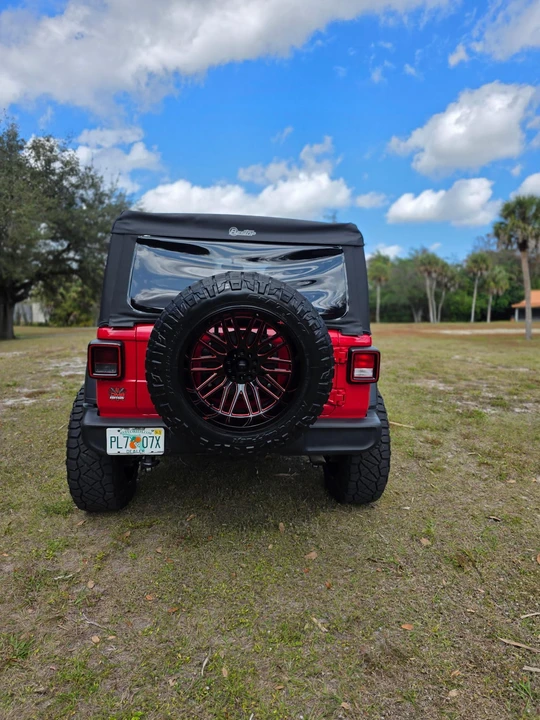 2018 Jeep Wrangler - Image 17 of 31
