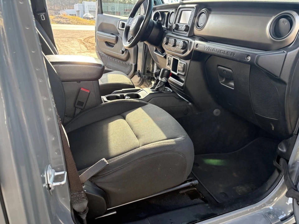 2018 Jeep JL Wrangler - Image 11 of 12