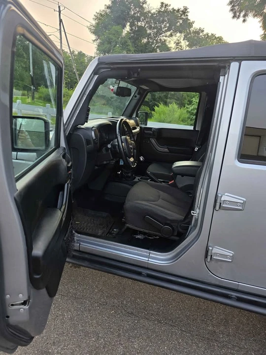 2018 Jeep JK Wrangler - Image 10 of 11