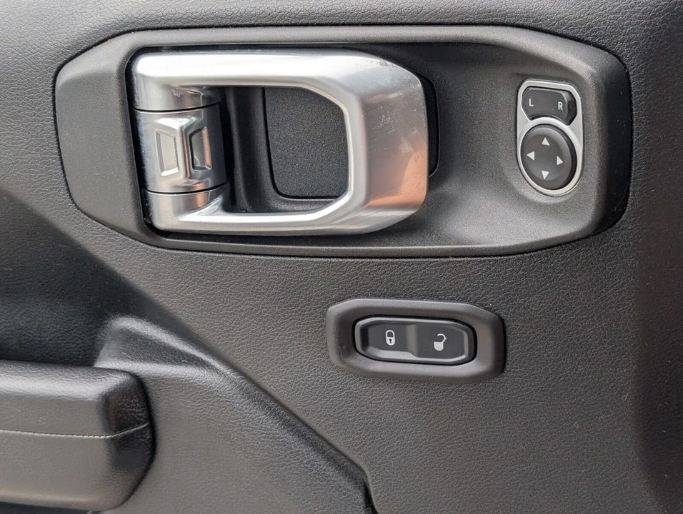 2018 Jeep Wrangler - Image 29 of 30