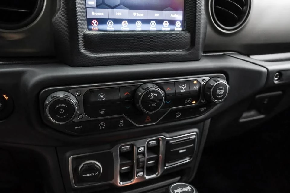 2018 Jeep JL Wrangler - Image 10 of 18
