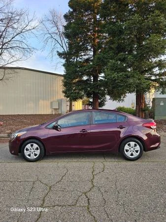 2018 Kia Forte - Image 5 of 11