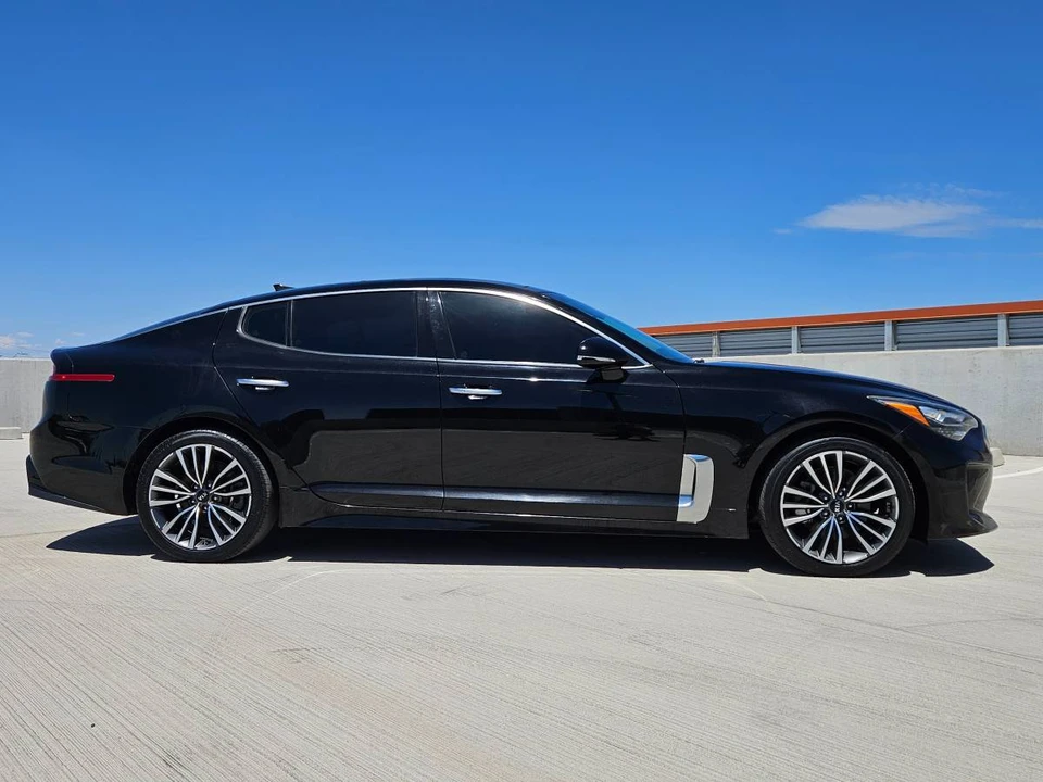 2018 Kia Stinger - Image 7 of 17