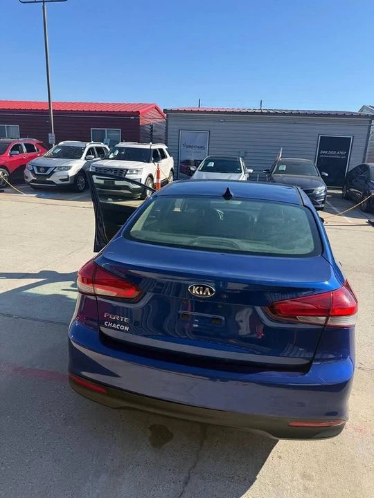 2018 Kia Forte - Image 8 of 20