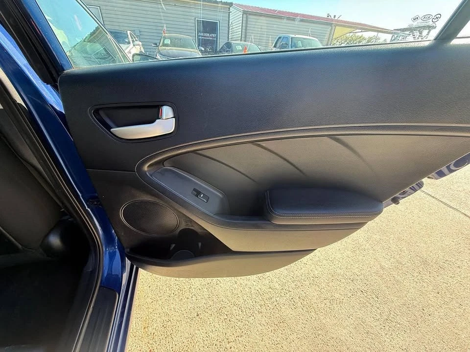 2018 Kia Forte - Image 17 of 20