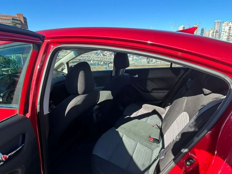 2018 Kia Forte - Image 9 of 16