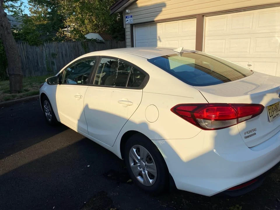 2018 Kia Forte - Image 4 of 9