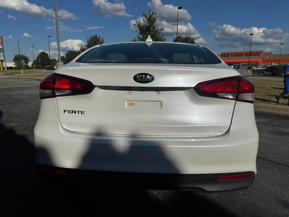 2018 Kia Forte - Image 6 of 8
