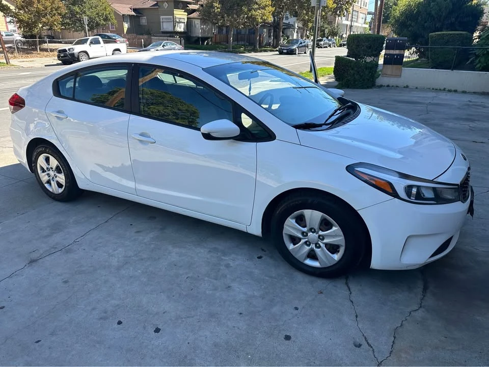 2018 Kia Forte - Image 11 of 12