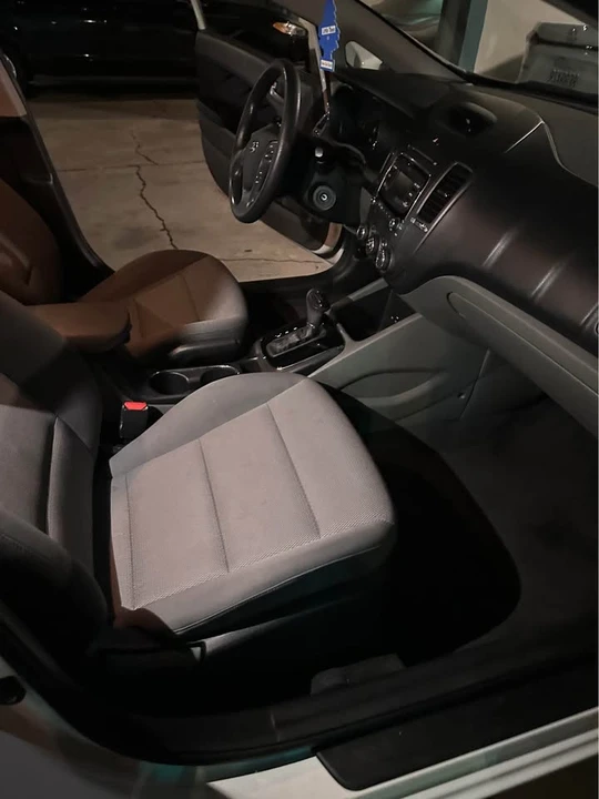 2018 Kia Forte - Image 9 of 12