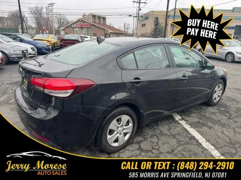 2018 Kia Forte - Image 5 of 12