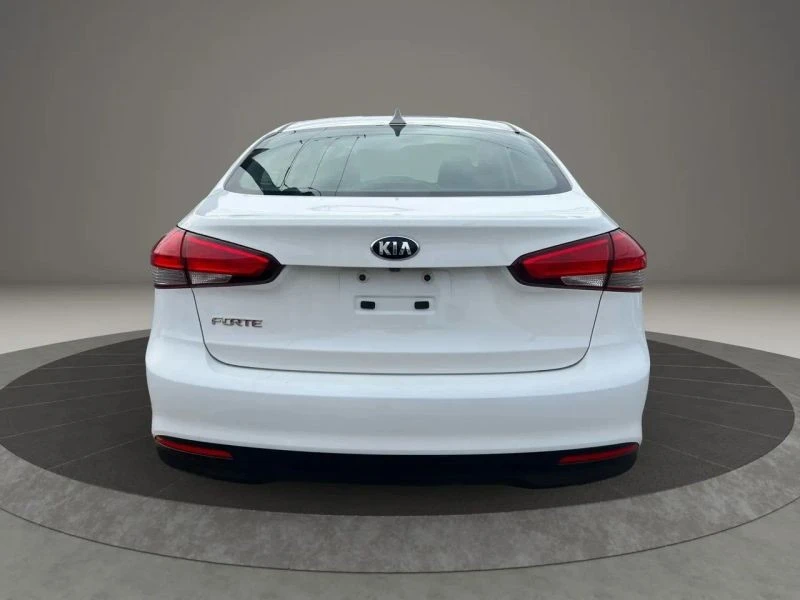 2018 Kia Forte - Image 6 of 12