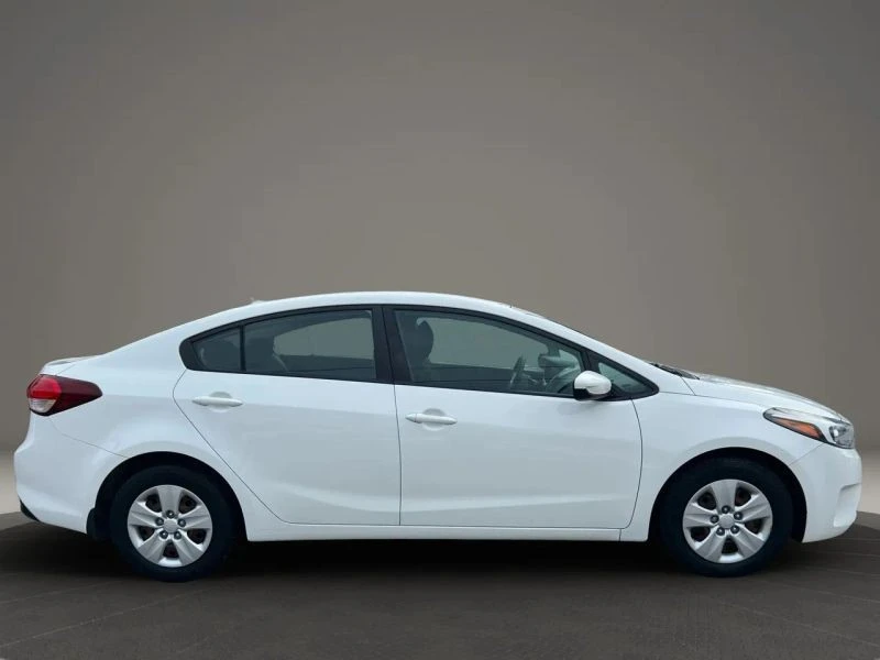 2018 Kia Forte - Image 4 of 12