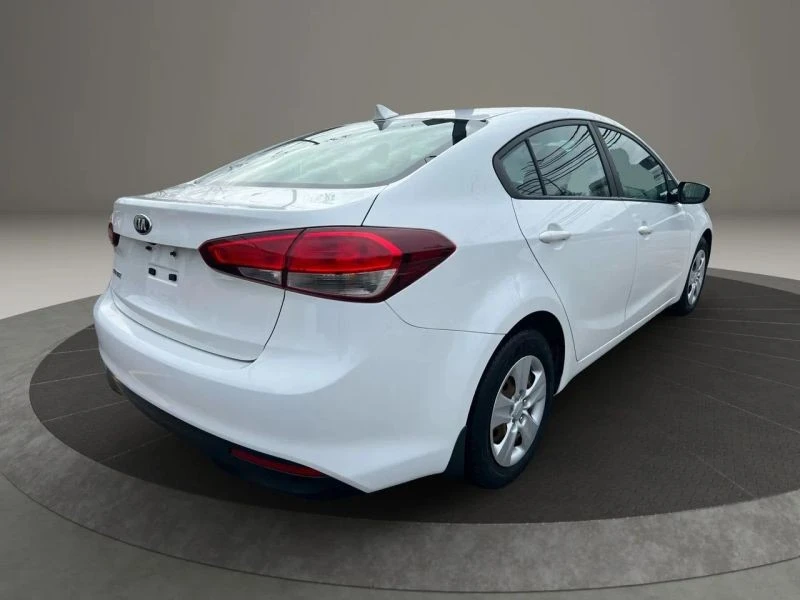 2018 Kia Forte - Image 5 of 12