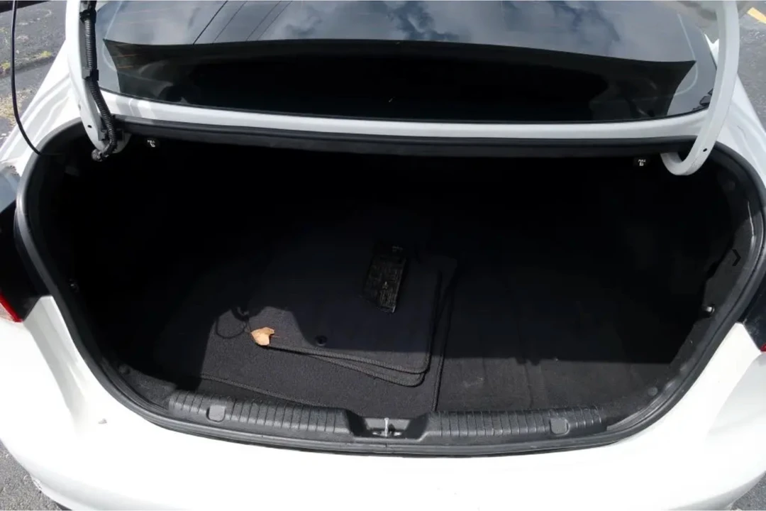 2018 Kia Forte - Image 11 of 12