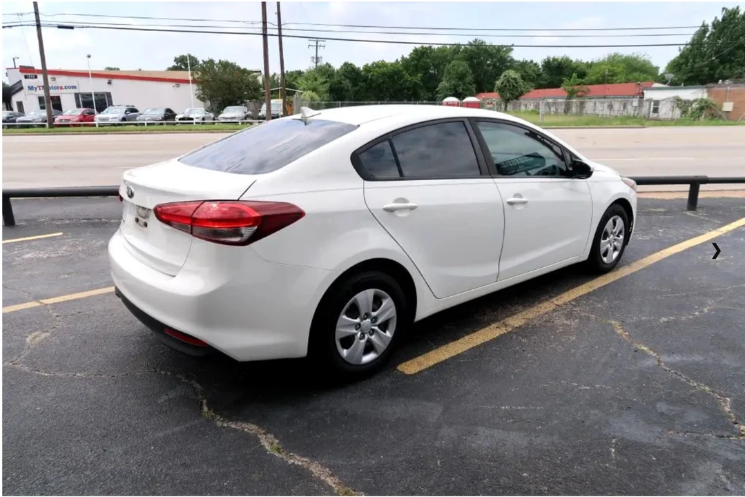 2018 Kia Forte - Image 3 of 12