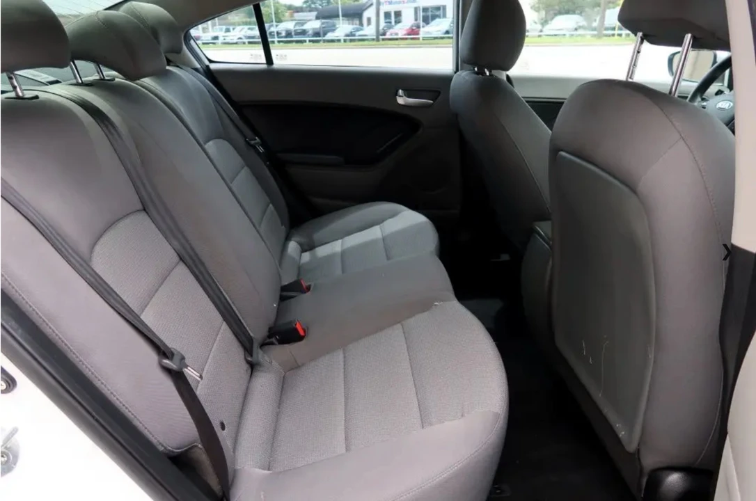 2018 Kia Forte - Image 8 of 12